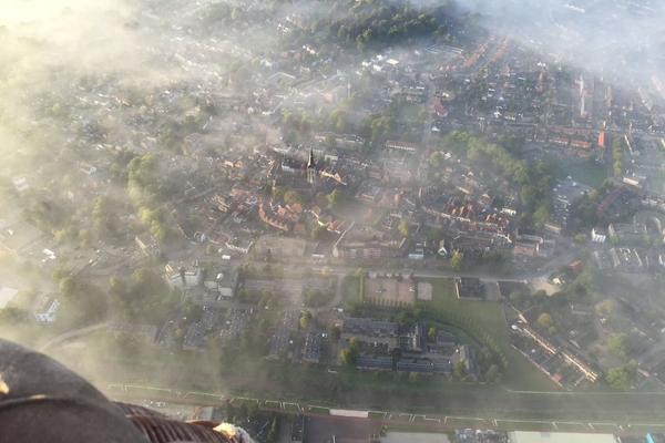 ballonvaren-in-de-ochtend-boven-lochem.jpg