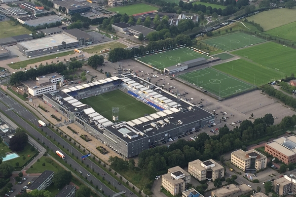 Ballonvaart-over-PEC-Zwolle-stadion.JPG