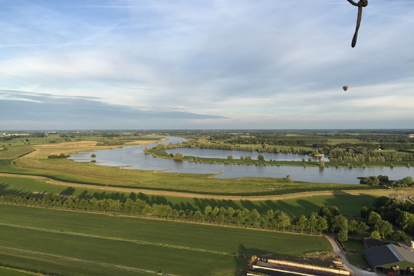de-waal-uit-luchtballon.JPG