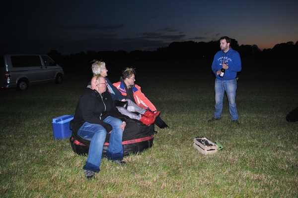 Ballonvaart Holten prijswinnaars de biester (19).JPG