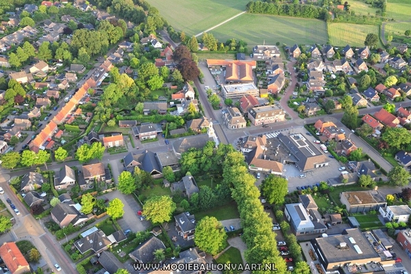 Ballonvaren-over-laren-gelderland_3.JPG
