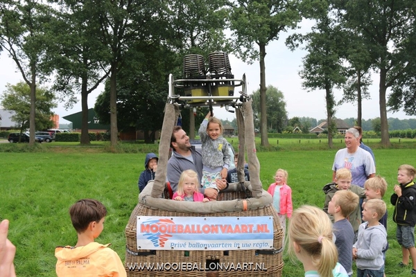 ballonvaart_bso_pindakaas_goenlo_5.JPG