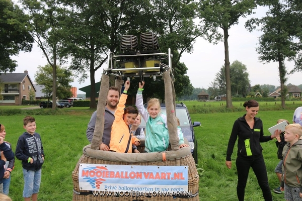 ballonvaart_bso_pindakaas_goenlo_9.JPG
