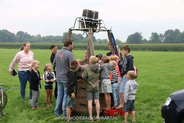 ballonvaart_bso_pindakaas_goenlo_21.JPG