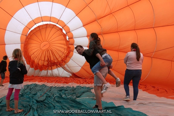 ballonvaart_bso_pindakaas_goenlo_24.JPG