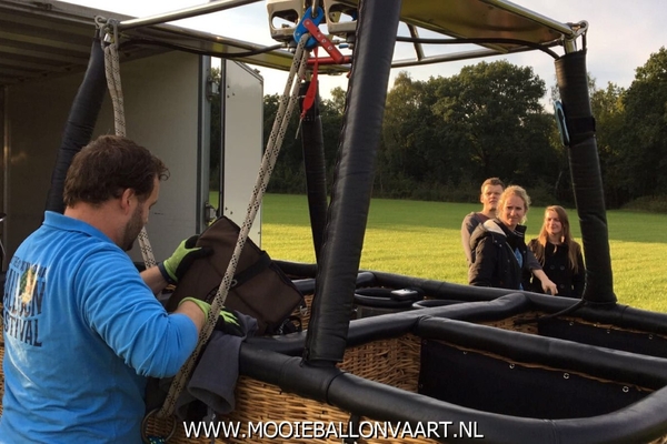 Groepsballonvaart-6personen-mooieballonvaart  (9).JPG